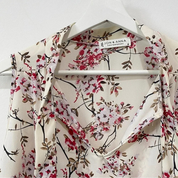 Jon & Anna Sleeveless Blouse with Tie Neck in Cherry Blossom Sakura Print Size M - Picture 6 of 16